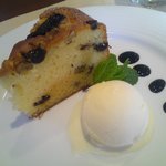 クッチーナ・ベジターレ・オット - くるみとプルーンのケーキ