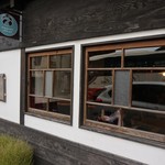 和み茶屋 - [外観] お店 玄関横 看板 & お洒落な窓ガラス