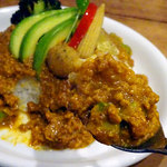 アプランティ - 11月〜12月の限定メニューは、
      アボカドキーマカレー（ココナッツ風味）990円税込