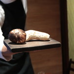 アカ - どデカ松茸