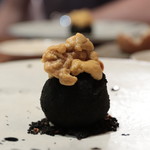 アカ - イカの墨煮のコロッケと平戸の雲丹