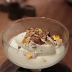 アカ - 栗のマミア