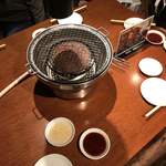 焼肉 八虎 - 焼き台