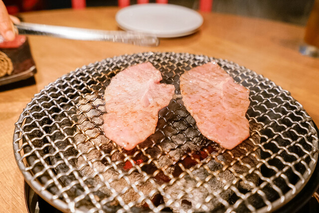 炭火焼肉 なかはら>