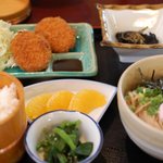 Ooshimaya - お昼の定食　ぶっかけ+メンチカツ