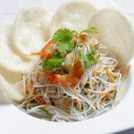 サイゴンレストラン - 料理写真:大根とエビのサラダ～サクサク蟹煎添え・Gỏi tôm