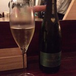 f - まずは泡で乾杯星