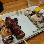 やきとり 鳥国じゅんちゃん - 串焼きの図