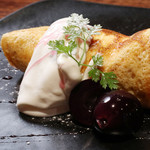 臥薪 - 季節のフルーツクレープ。