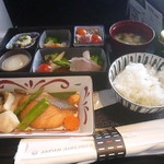 Honolulu International Airport JAL Sakura Lounge - 機内