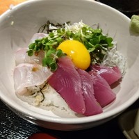 魚感うえさき - 海鮮丼（お昼の定食）