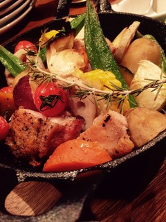 Pochi Shokudou - 季節限定！淡路鶏と色々お野菜のオーブン焼き