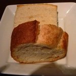トラットリア・コルテーゼ - 自家製パン