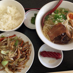 中国家庭料理 金華 - 料理写真:五目野菜炒め＋塩ラーメン（680円）