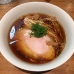ラーメン屋 トイ・ボックス - 「醤油ラーメン」750円