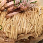 ラーメン屋 トイ・ボックス - 鶏油そばの麺