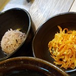 風遊斎 - 黒米とにんじんしりしりーです。