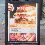 MUNCH'S BURGER STAND - 看板