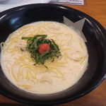 博多明太子とイカの和風醤油クリームソースしそ風味 880円