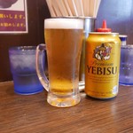 ラーメン 鉉 - 缶ビールにはグラス出してくれます