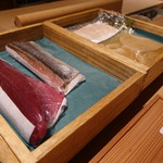 2017.11 本日のネタたち(高知の鰹、フカヒレ、さわら)