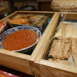 寿しの吉乃 - 2017.11 本日のネタたち(渡り蟹、うに、イクラ、穴子)