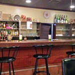 カフェ ダンダン - バーカウンターがワイルド