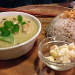 カフェ ダンダン - グリーンカレー