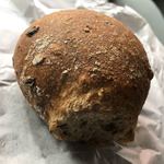 エグ・ヴィヴ - オリーブパン　160円