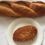 ポンパドウル - バタールと横須賀海軍カレーパン