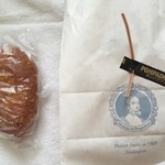 ポンパドウル - フランスパン保存用の袋が入っています