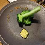 ビブレ - ブロッコリーの茹で揚げ