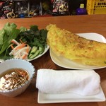 バイン シェォ　bánh xèo