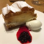 ビブレ - ミルフィーユ　ハスカップソース添え