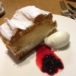 ビブレ - ミルフィーユ　ハスカップソース添え