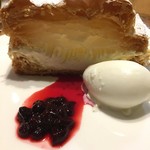 ビブレ - ミルフィーユ　ハスカップソース添え