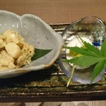 酔亭 とよ蔵 花園店 - 焼き柿とリコッタチーズの生ハム巻き・三種貝のぬた和え・塩煎り銀杏