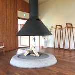 ビブレ - エントランスにある暖炉