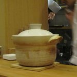 赤坂 詠月 - カウンター上の土鍋