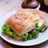 Bird - 料理写真:アボカドとベーコンのターキッシュサンド