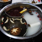 Yakuzen Hinabe Shabu Shabu Shaoweiyan - 