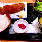 雅屋 - 原宿メンチカツ定食。¥460。