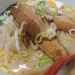 本格中華料理　せい華 - 豚骨ラーメン（アップ）