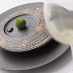AKI NAGAO - 料理写真:フォアグラと抹茶のボンボン