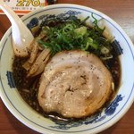 秀光 - キャーーー！！！チャーシューデカっ！
            俺は富山ブラック  黒いラーメン。メニューの1番上だったし。お店イチオシなら食うしかないよ。
            
            
            