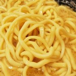 壱角家 大宮東口店 - ゴワゴワ感のある麺。