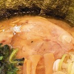 濃厚豚骨ラーメン 尾久家 - チャーシュー。