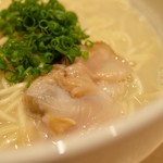 鮨 紺乃 - 煮蛤がトッピングに乗る贅沢！