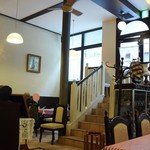 グリル十字屋 - 店内の雰囲気