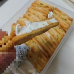 蜜密 - クラッカーの間にヌガーが挟んである